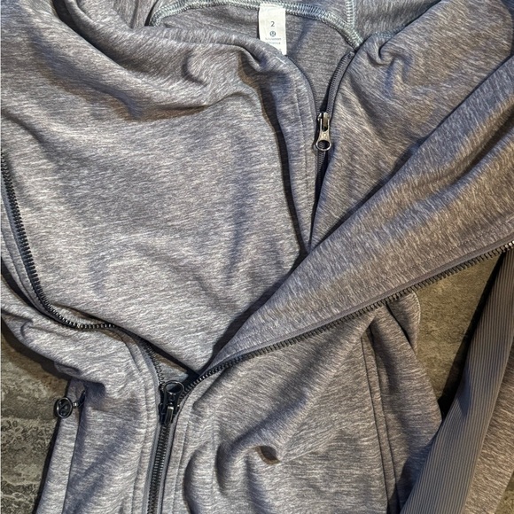 Lululemon long sleeve zipper turtleneck sweater. Gray Size 2 - Picture 4 of 5